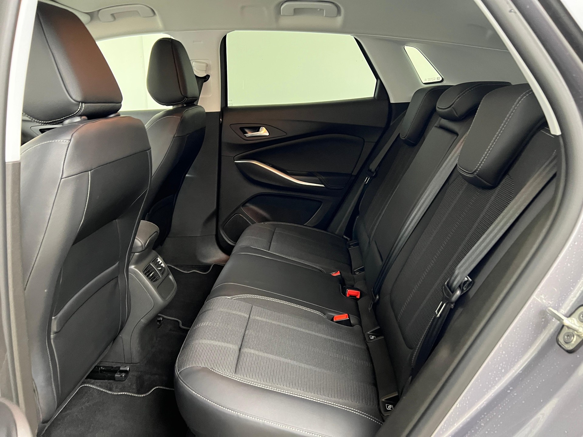 OPEL Grandland 1.2 T GS Blitz / Jetzt mit attraktivem 1.99% Leasing-image-16