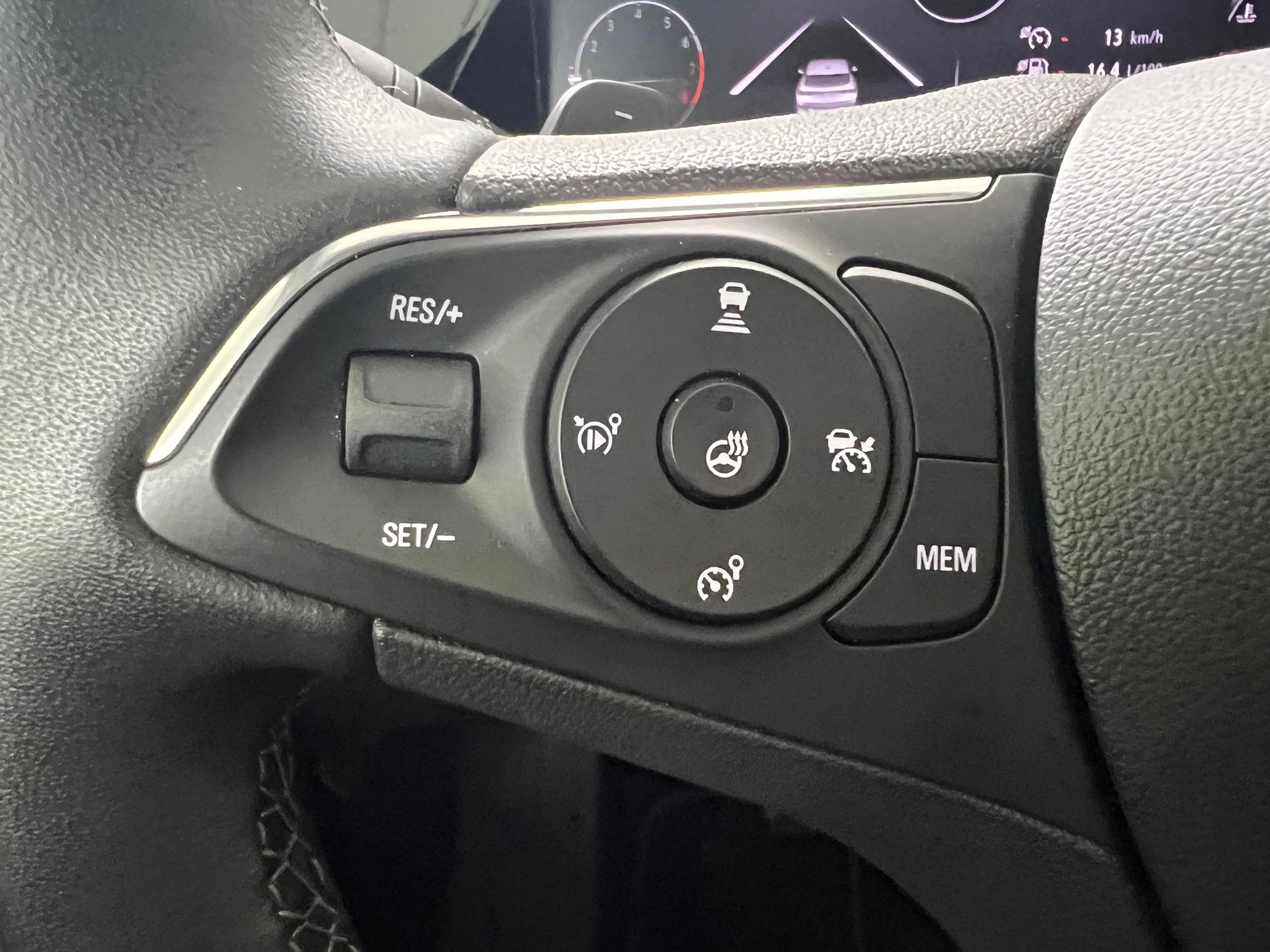 OPEL Grandland 1.2 T GS Blitz / Jetzt mit attraktivem 1.99% Leasing-image-14