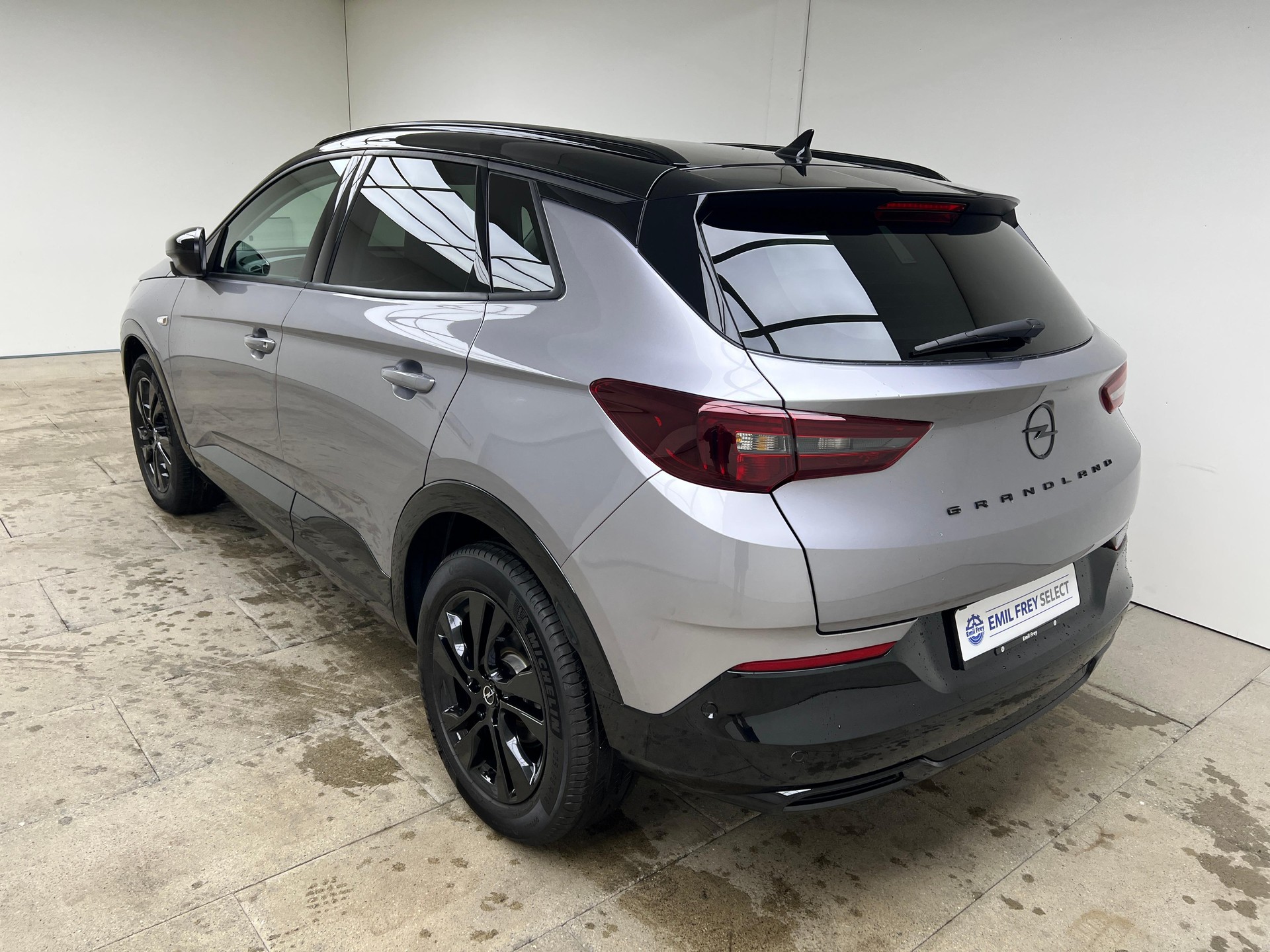 OPEL Grandland 1.2 T GS Blitz / Jetzt mit attraktivem 1.99% Leasing-image-3