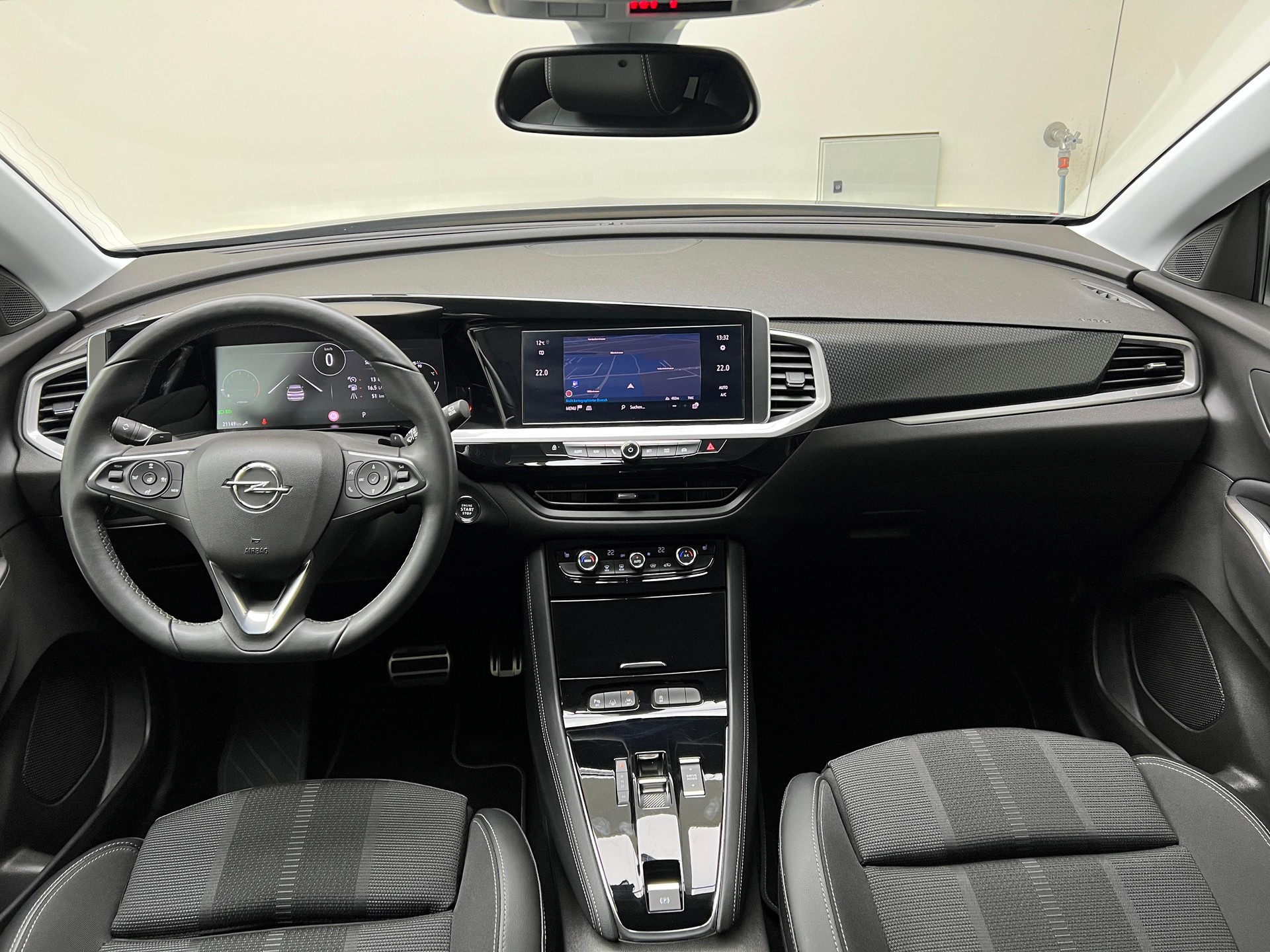 OPEL Grandland 1.2 T GS Blitz / Jetzt mit attraktivem 1.99% Leasing-image-8