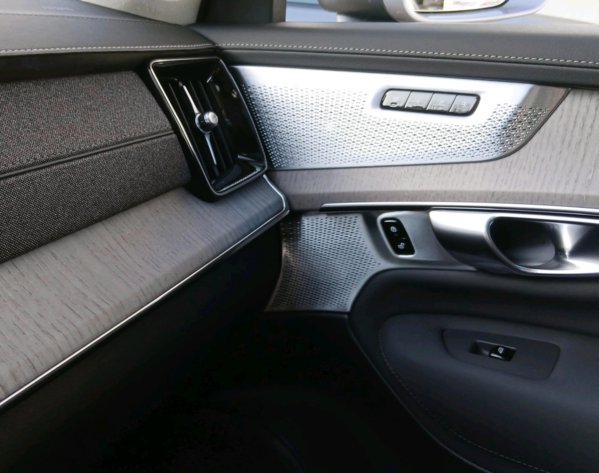 VOLVO XC90 2.0 T8 TE Ultra Bright eA-image-18