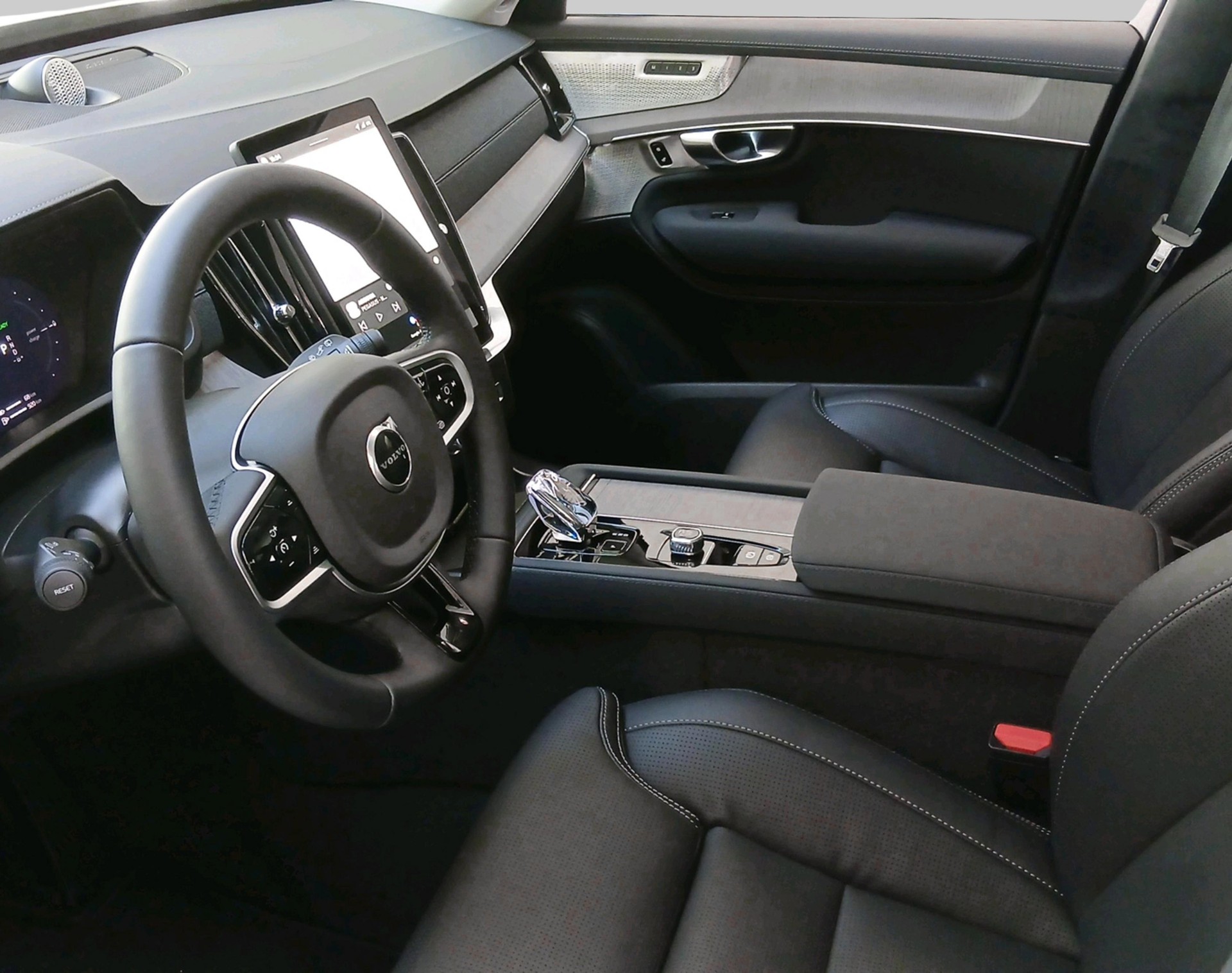 VOLVO XC90 2.0 T8 TE Ultra Bright eA-image-2