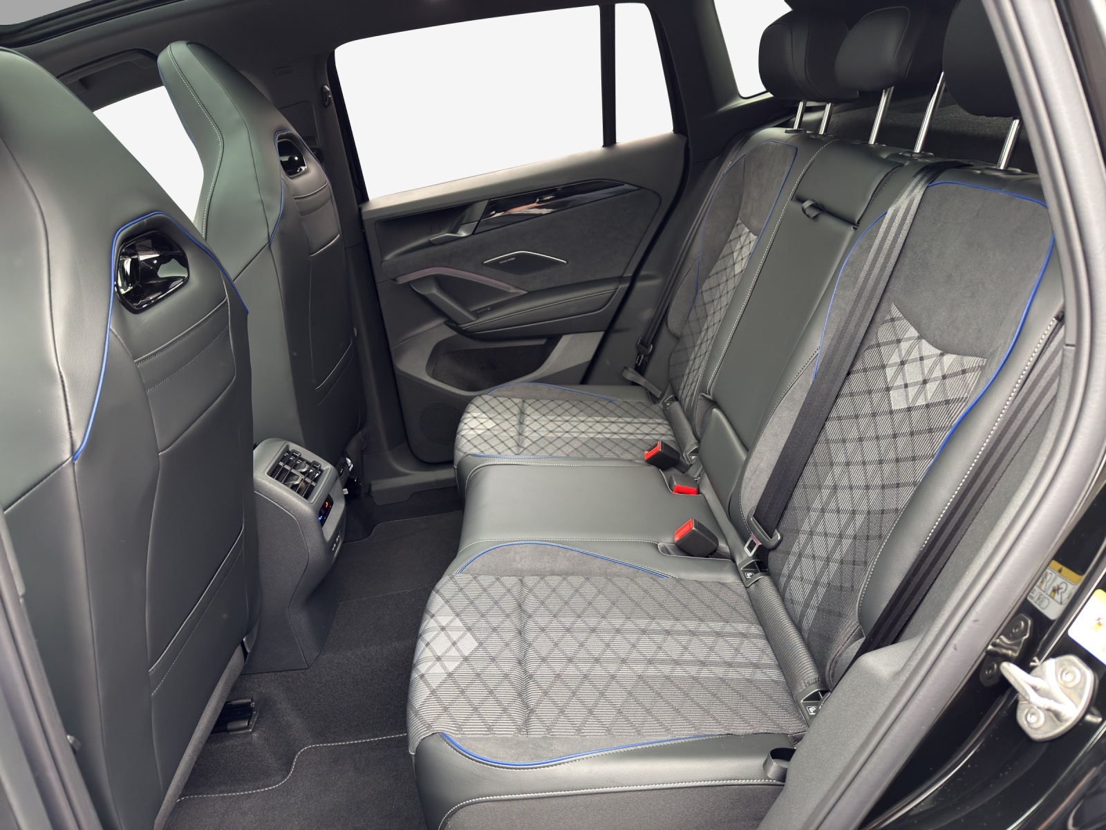 VW Tiguan 2.0 TSI DSG R-Line 4Motion-image-11
