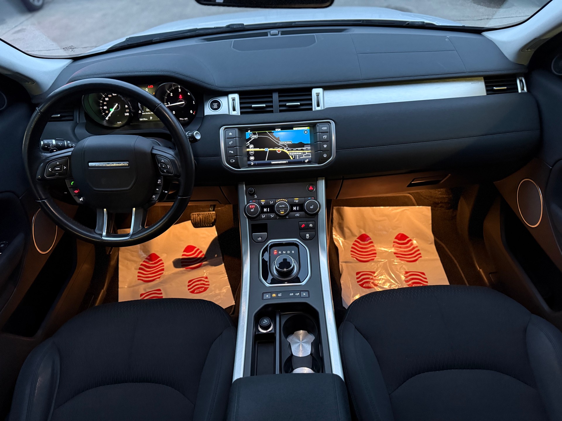LAND ROVER Range Rover Evoque 2.0 TD4 Pure AT9-image-11