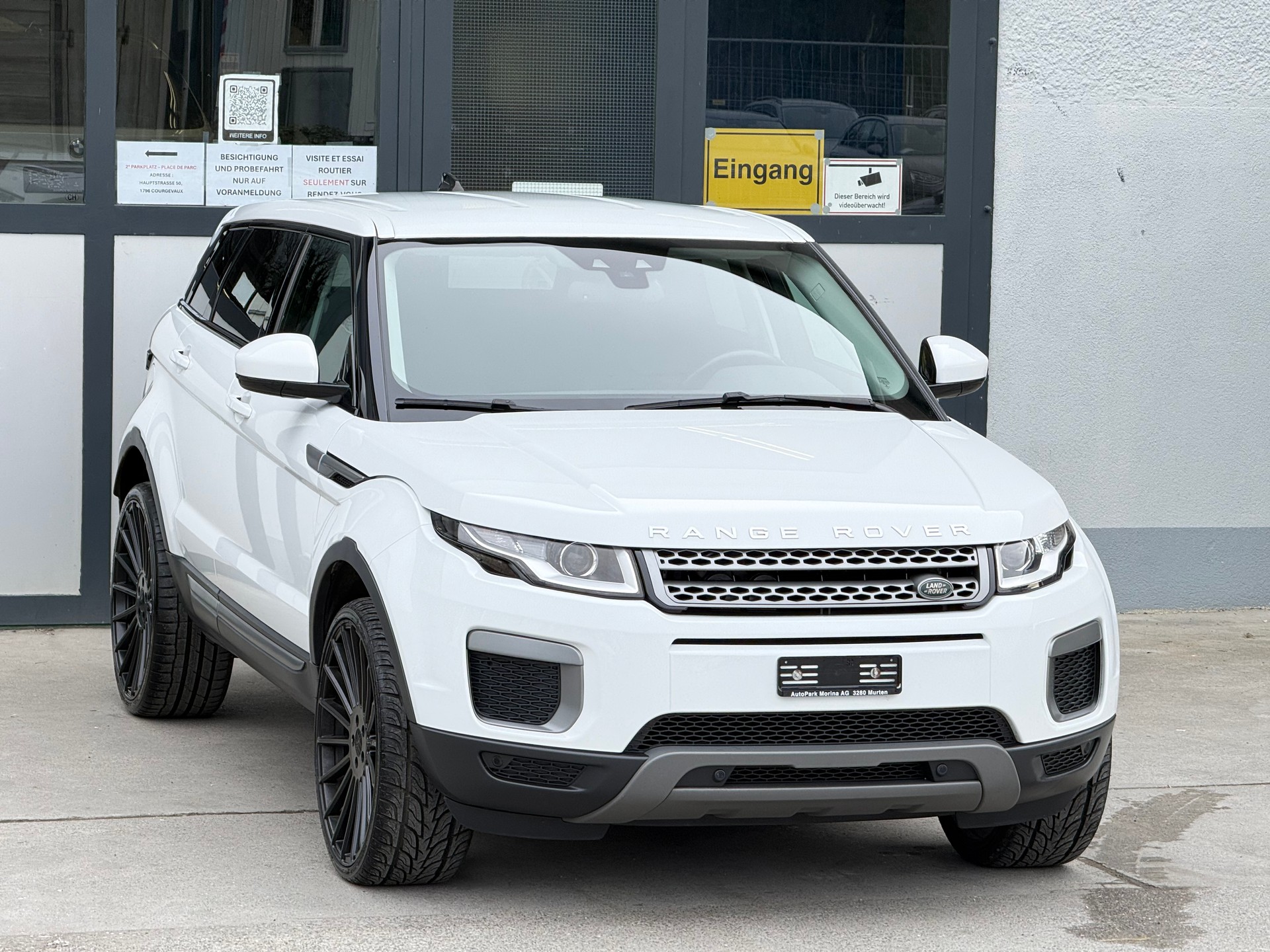 LAND ROVER Range Rover Evoque 2.0 TD4 Pure AT9-image-3