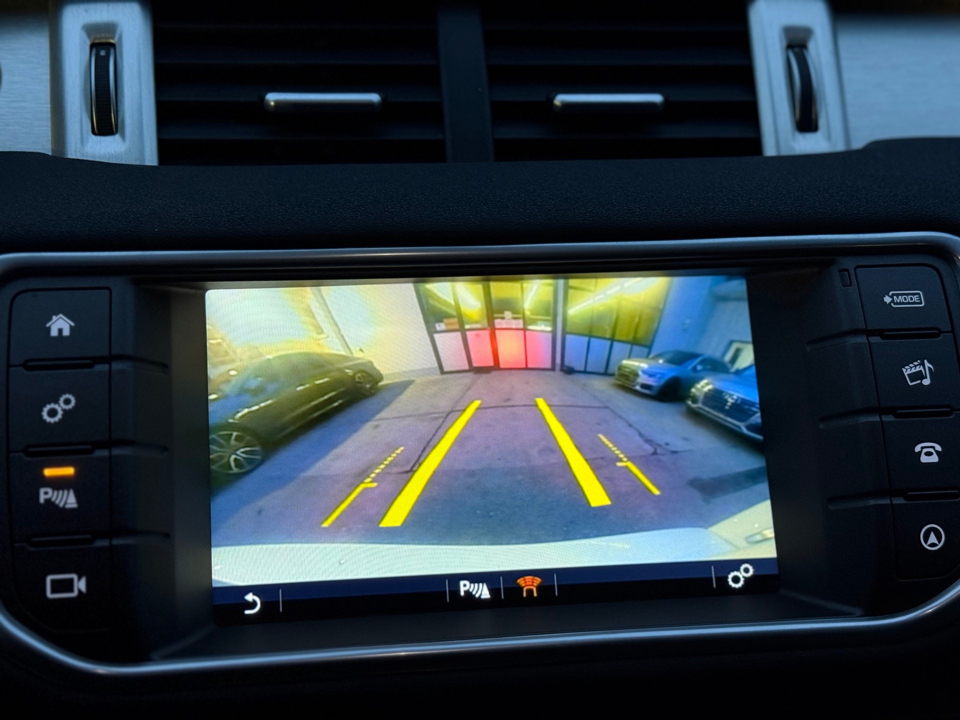 LAND ROVER Range Rover Evoque 2.0 TD4 Pure AT9-image-19
