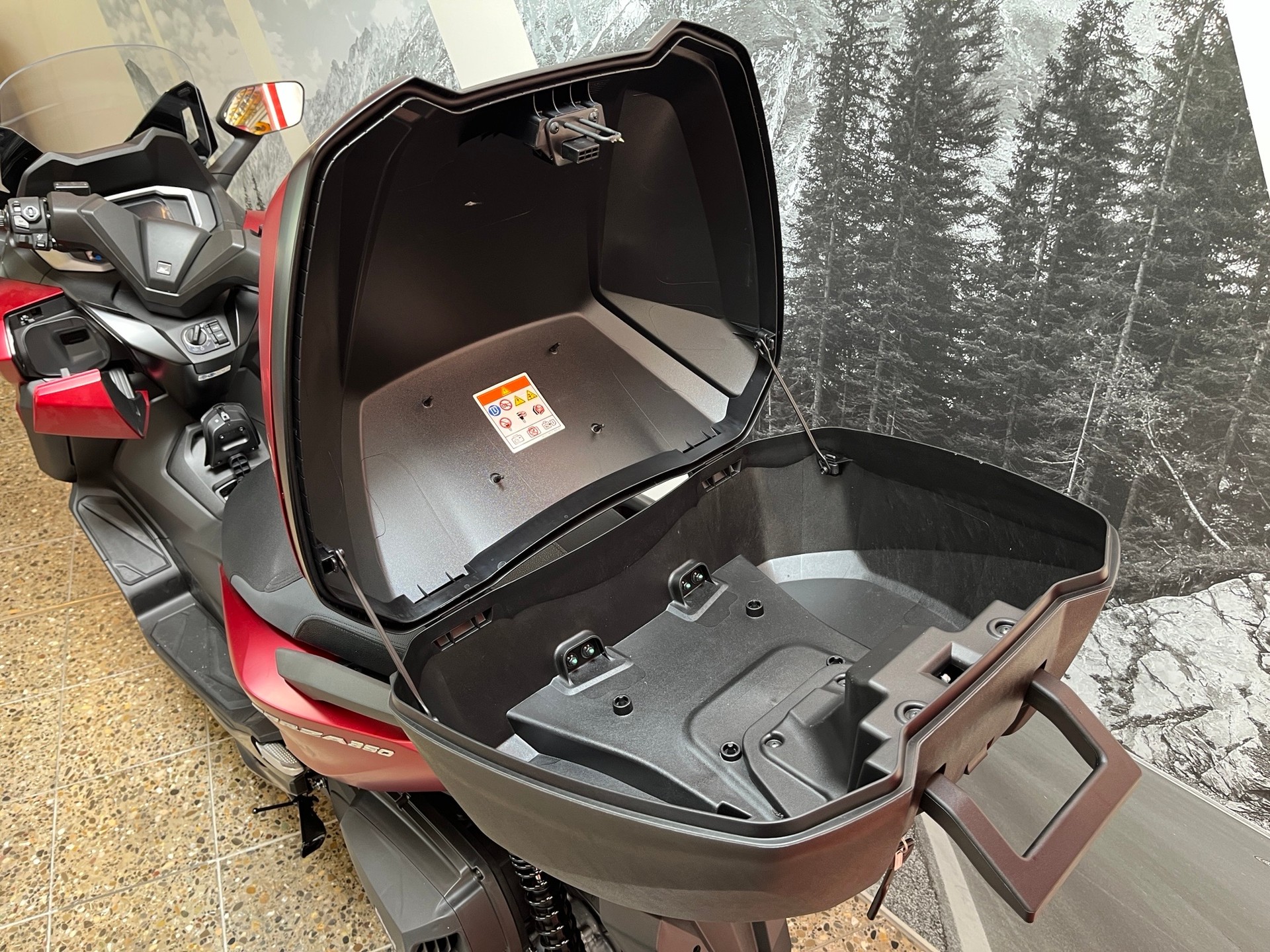 HONDA NSS 350 Smart Top Box MY2026-image-4