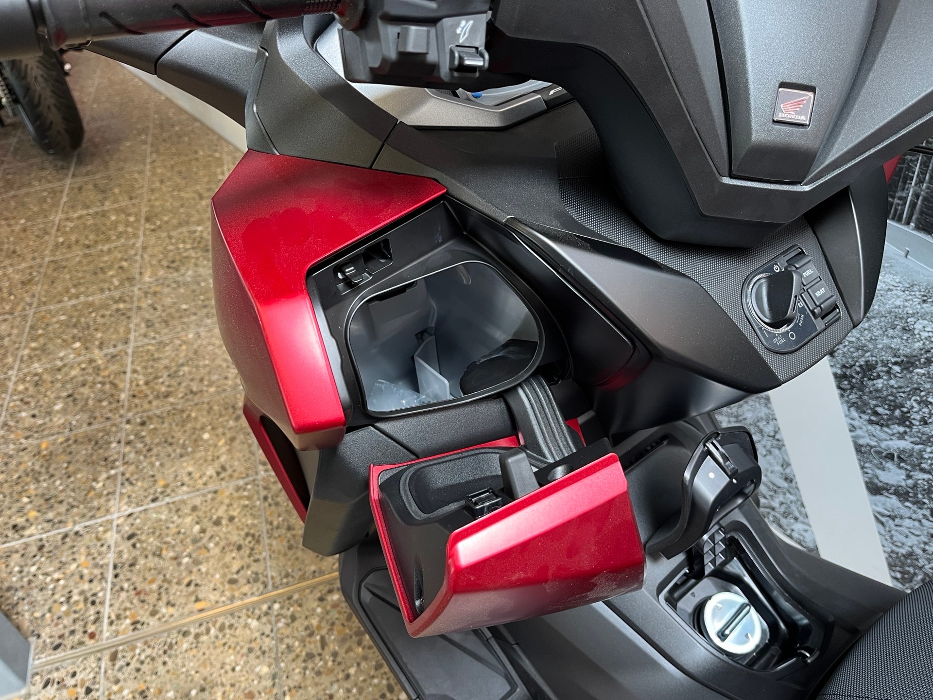 HONDA NSS 350 Smart Top Box MY2026-image-5