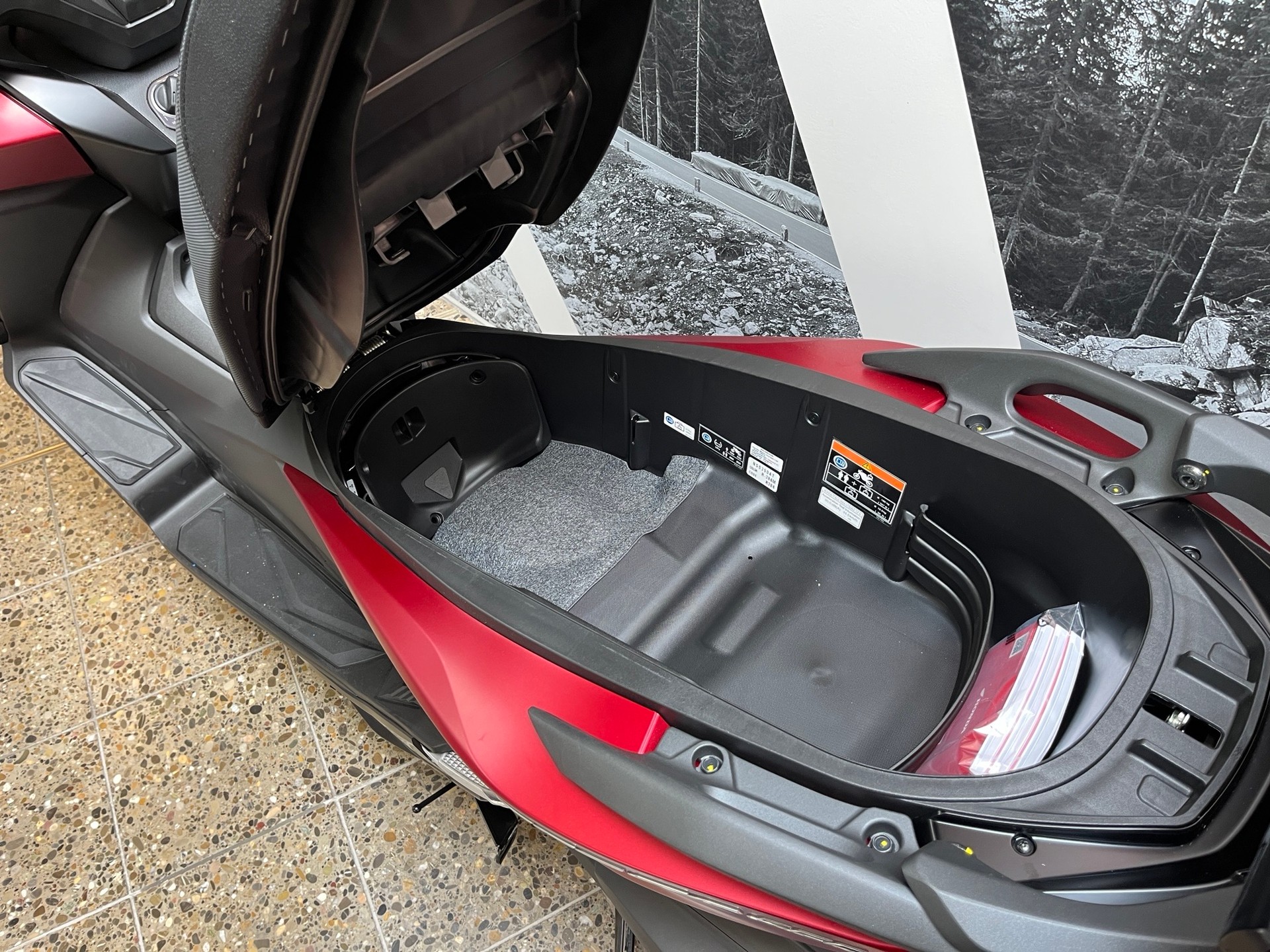 HONDA NSS 350 Smart Top Box MY2026-image-6