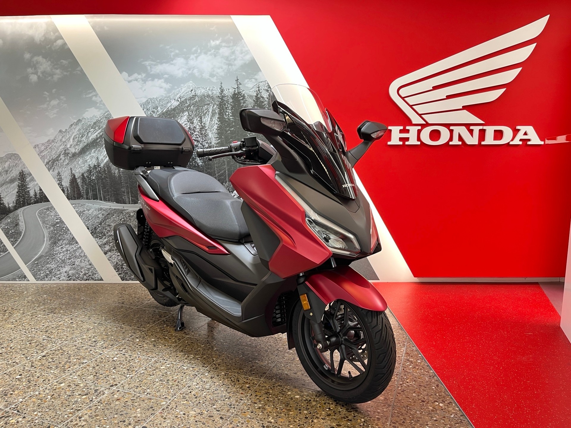 HONDA NSS 350 Smart Top Box MY2026-showroom-element-2
