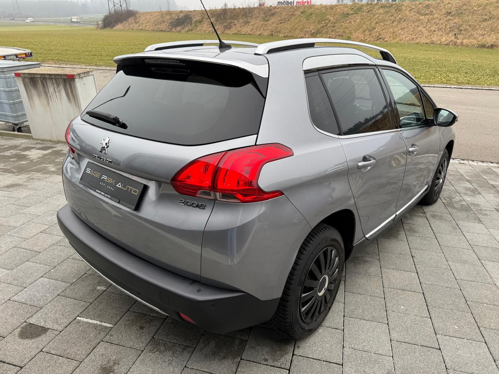 PEUGEOT 2008 1.2 PureTech 110 Allure S/S-image-6