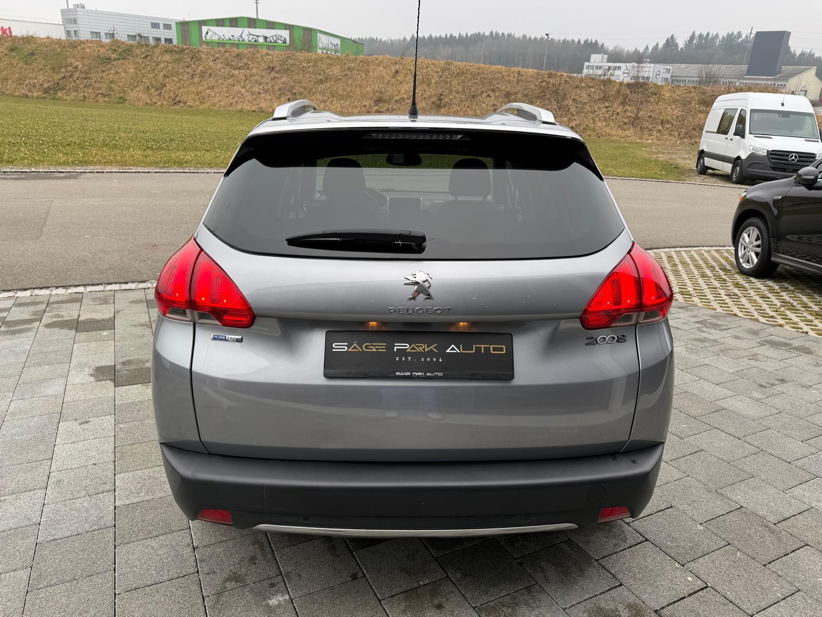 PEUGEOT 2008 1.2 PureTech 110 Allure S/S-image-5