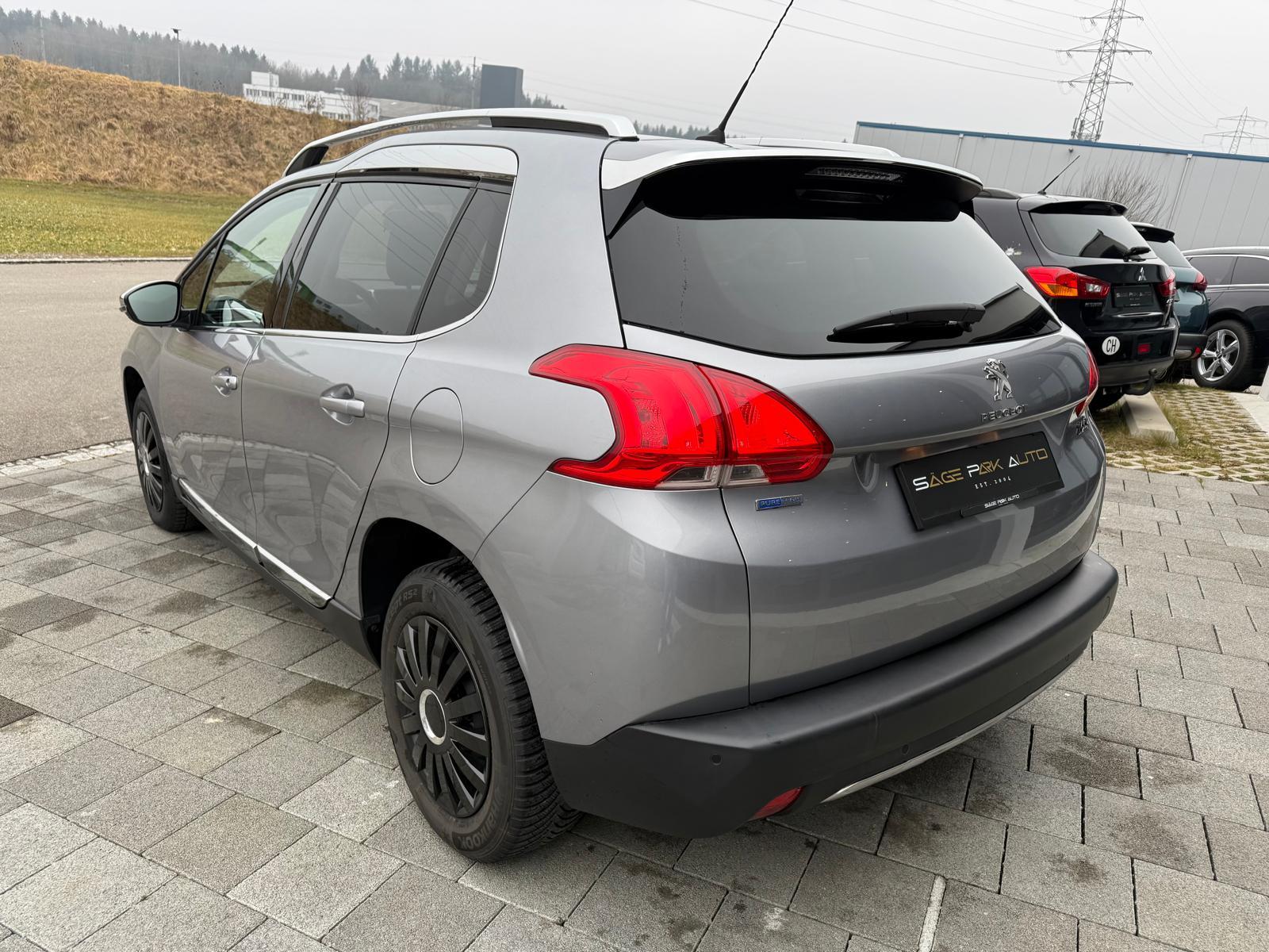PEUGEOT 2008 1.2 PureTech 110 Allure S/S-image-4