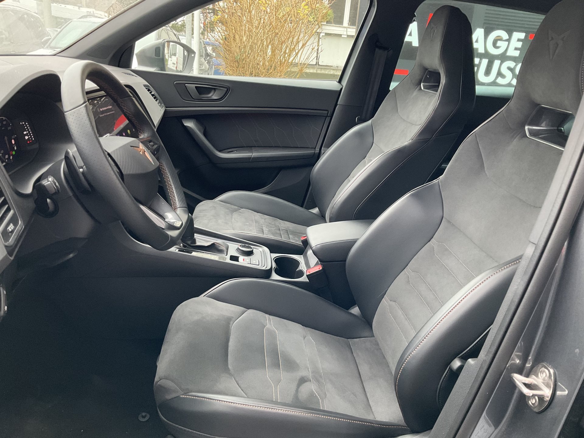 CUPRA Ateca 1.5 TSI *** ANHÄNGERKUPPLUNG & 5 JAHRE CUPRA WERKSGARANTIE ***-image-7