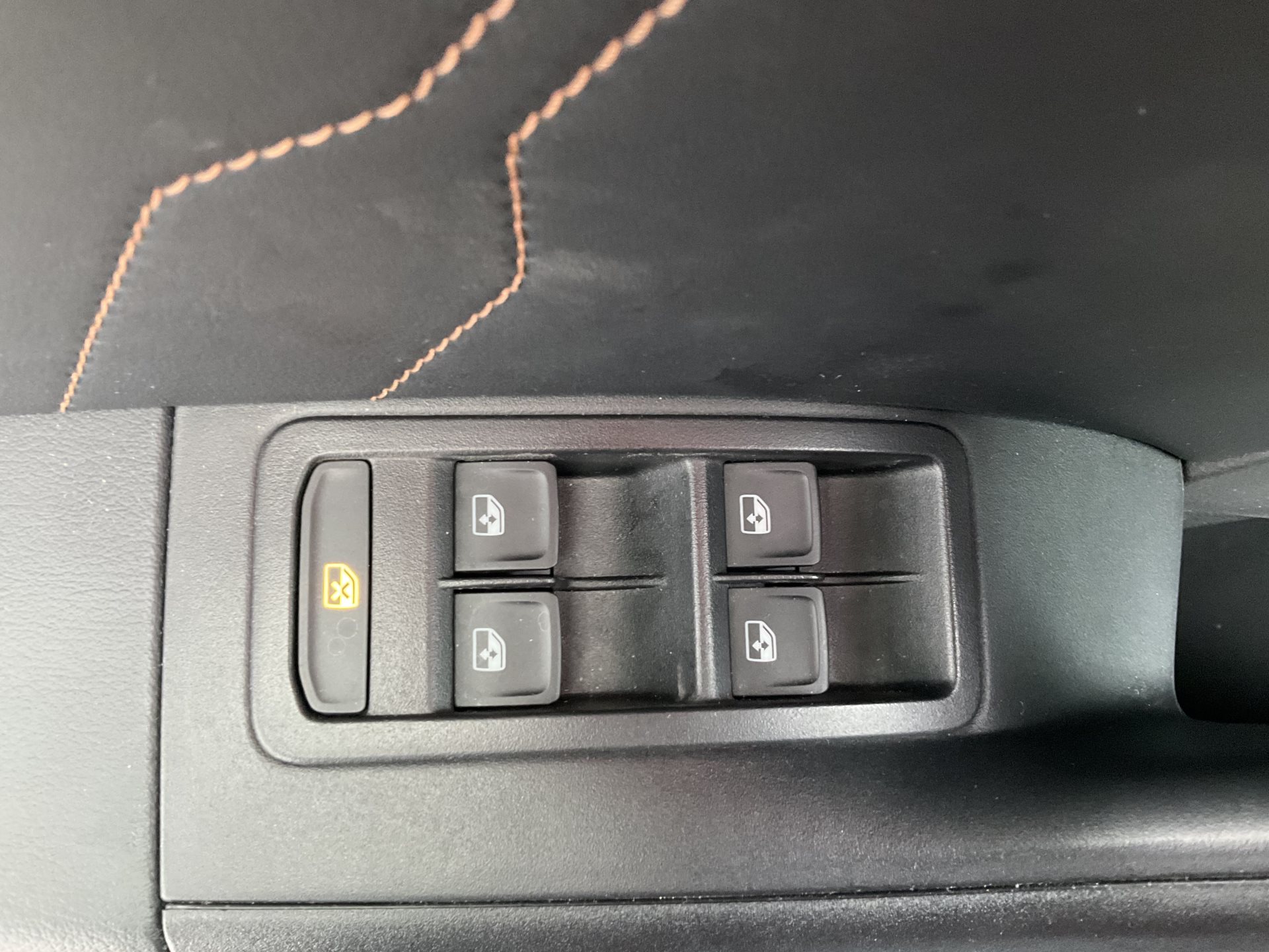 CUPRA Ateca 1.5 TSI *** ANHÄNGERKUPPLUNG & 5 JAHRE CUPRA WERKSGARANTIE ***-image-28
