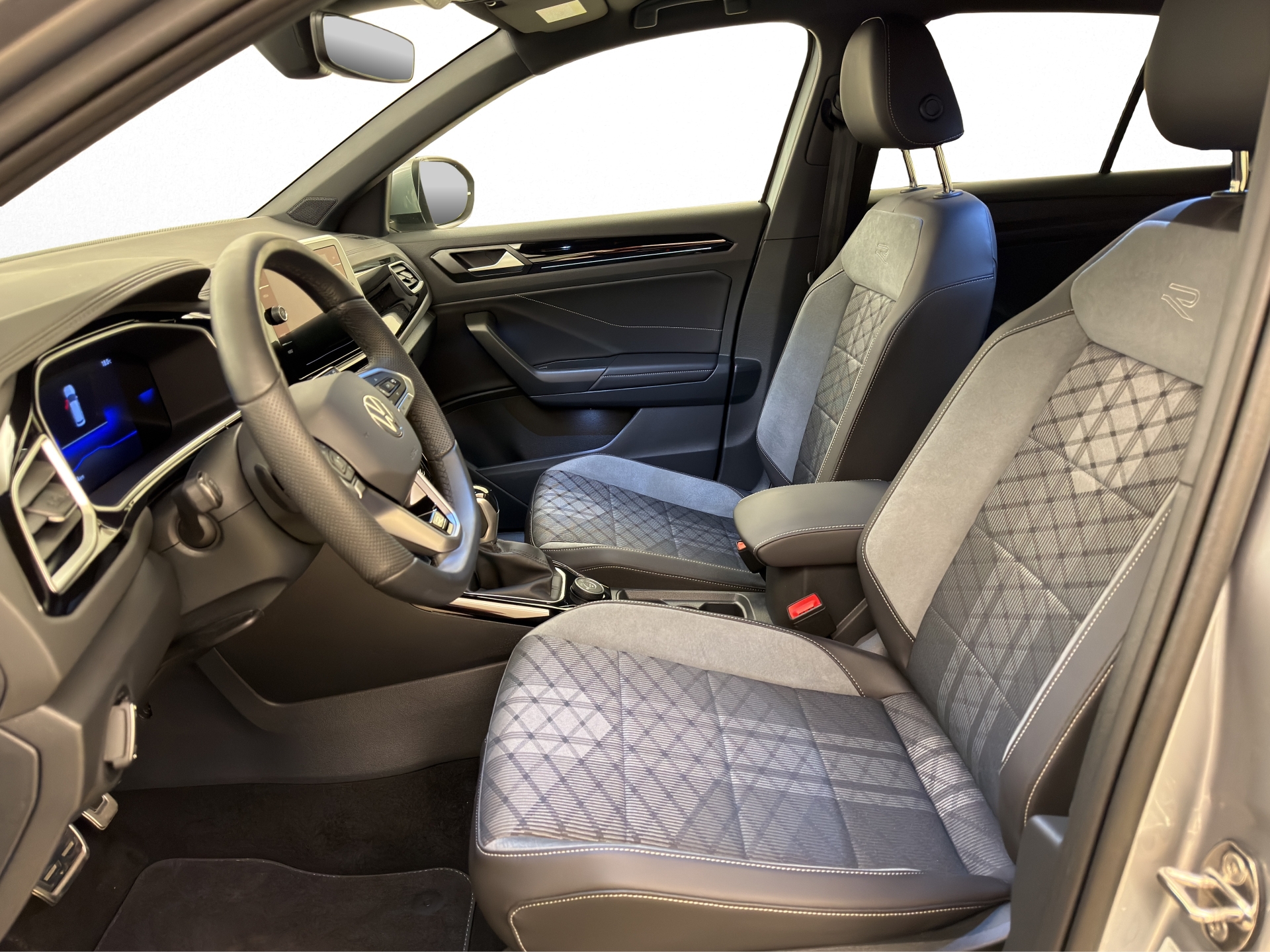 VW T-Roc 2.0 TSI R-Line DSG 4motion-image-3