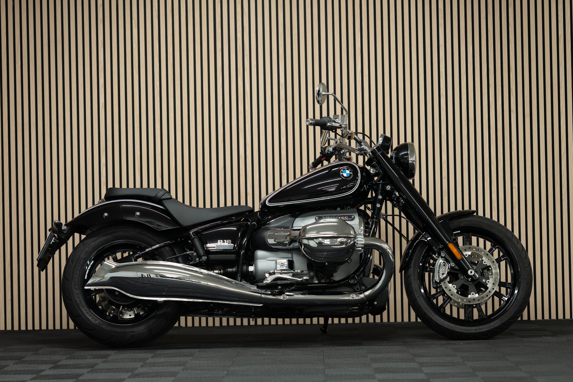 BMW R 18