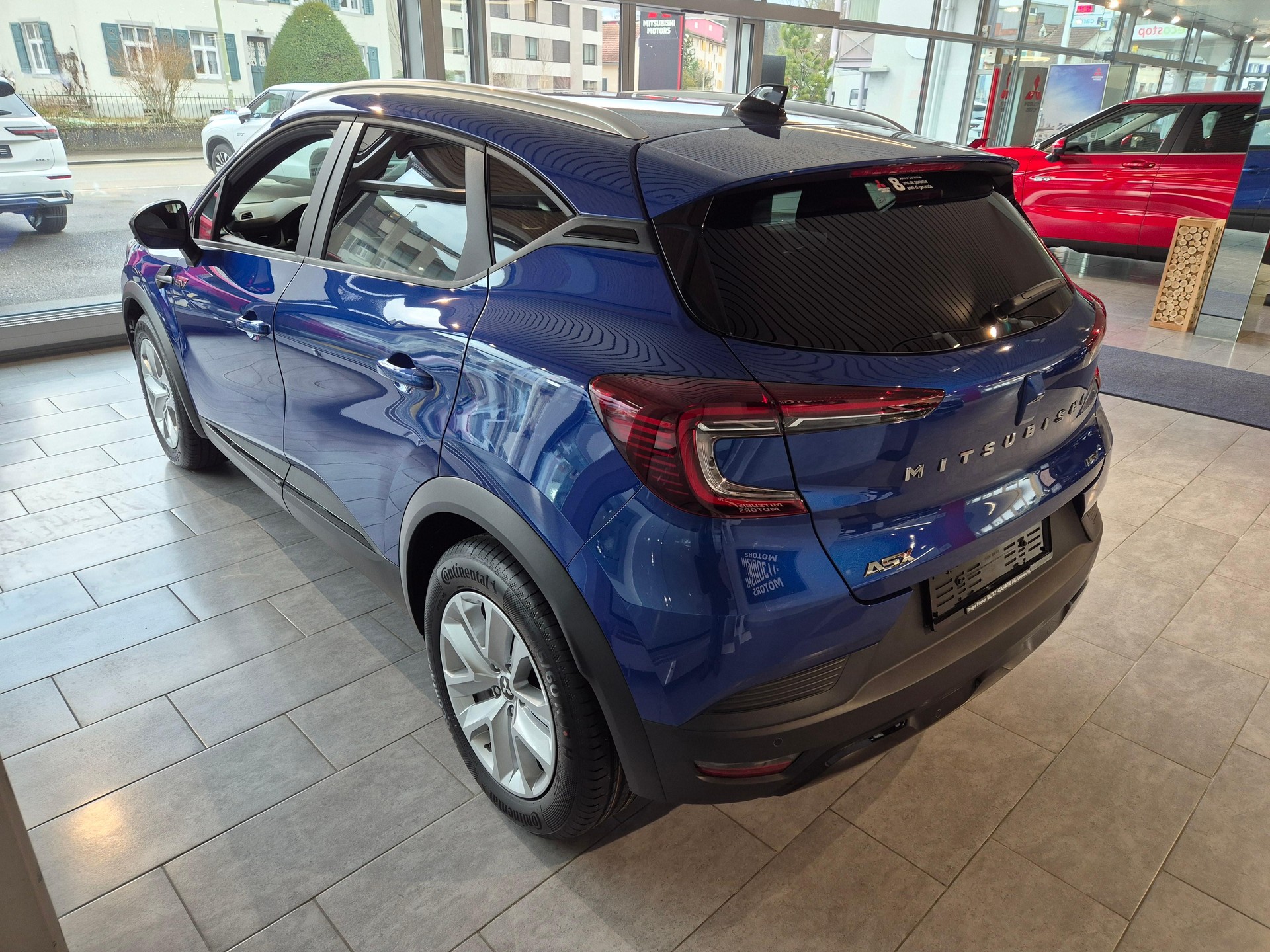 MITSUBISHI ASX 1.8 HEV Invite-showroom-element-3