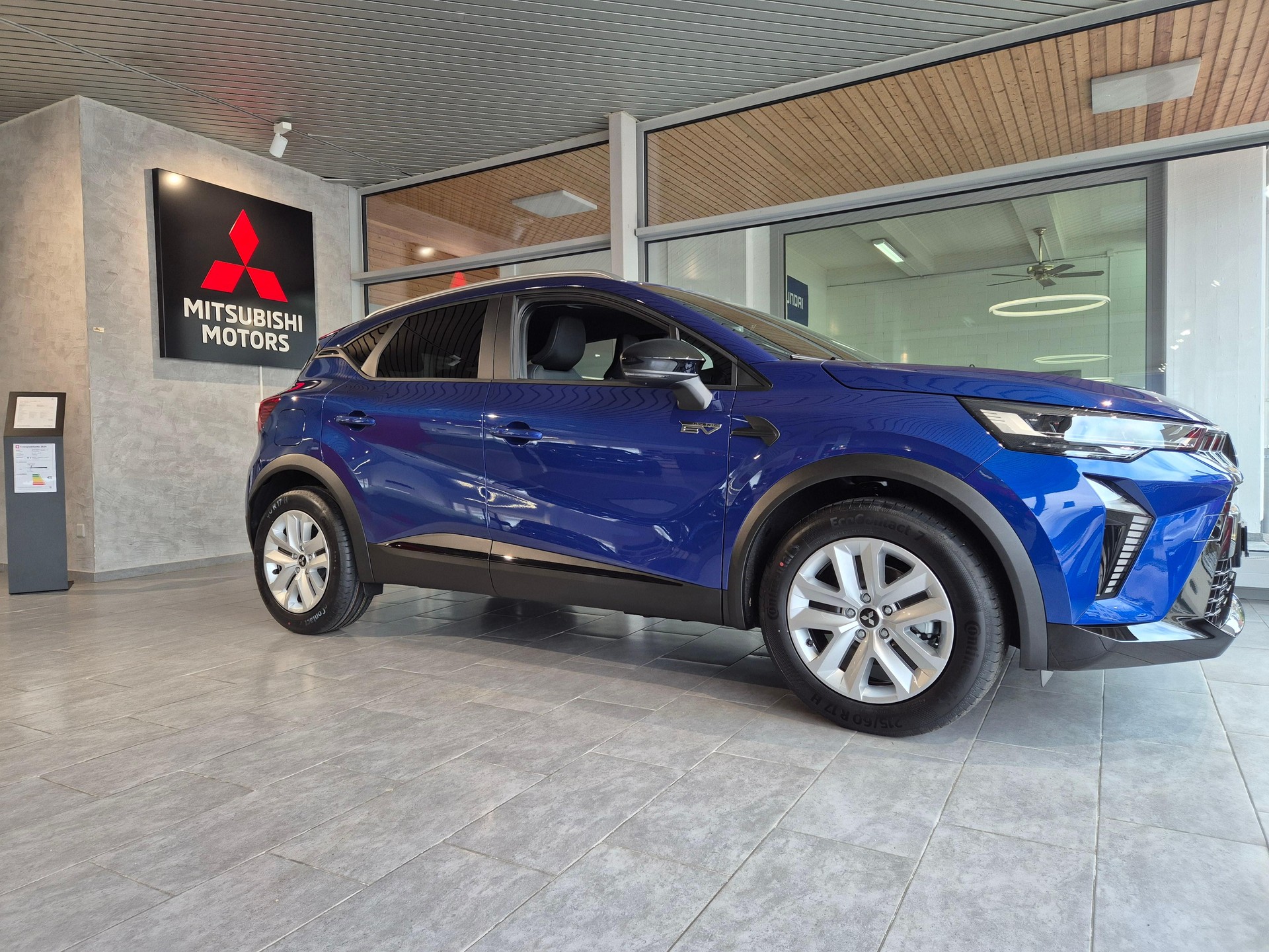 MITSUBISHI ASX 1.8 HEV Invite-showroom-element-1