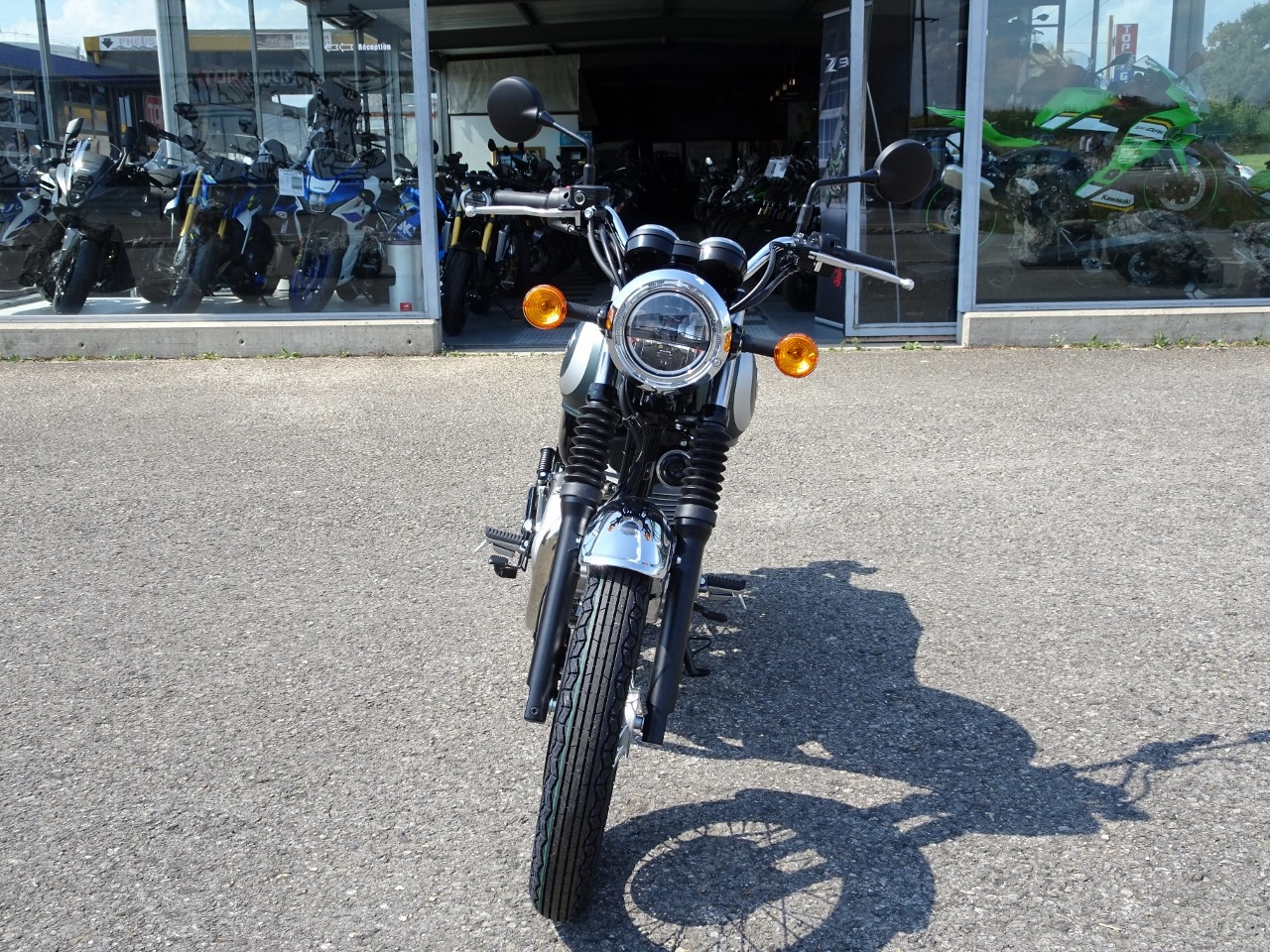 KAWASAKI W 230-showroom-element-2