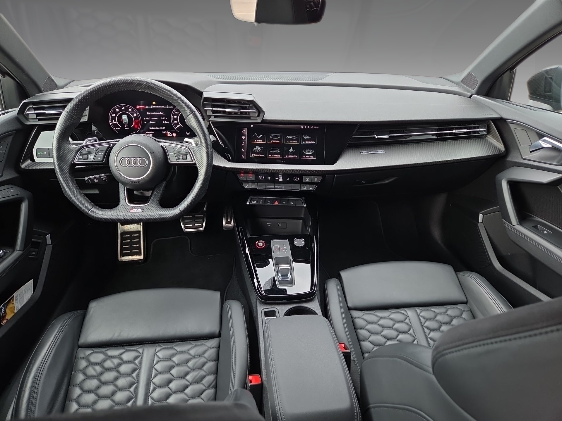 AUDI RS3 Sportback 2.5 TSI quattro S-tronic-image-11