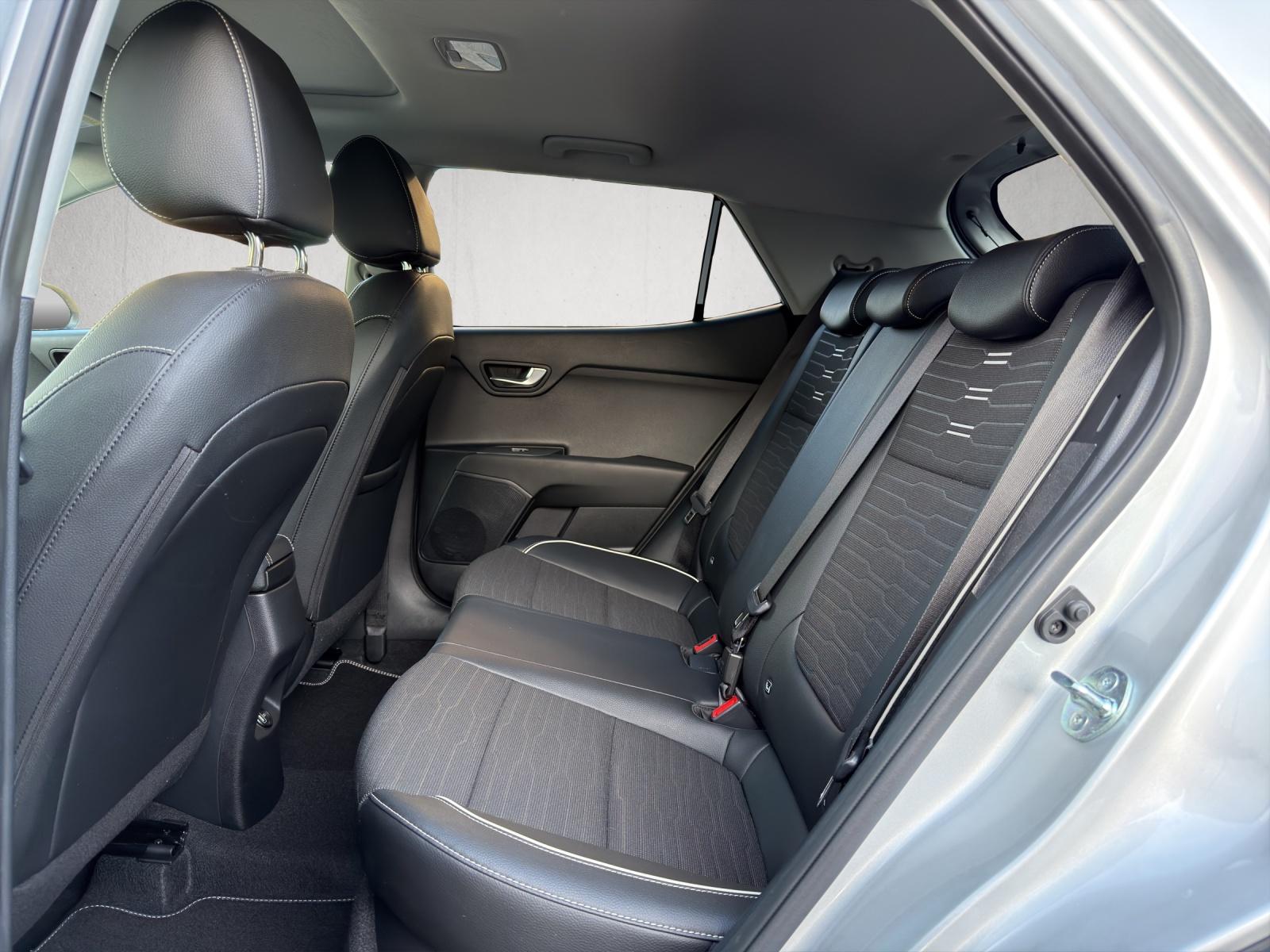 KIA Stonic 1.0 T-GDi MHEV GT-Line-image-11