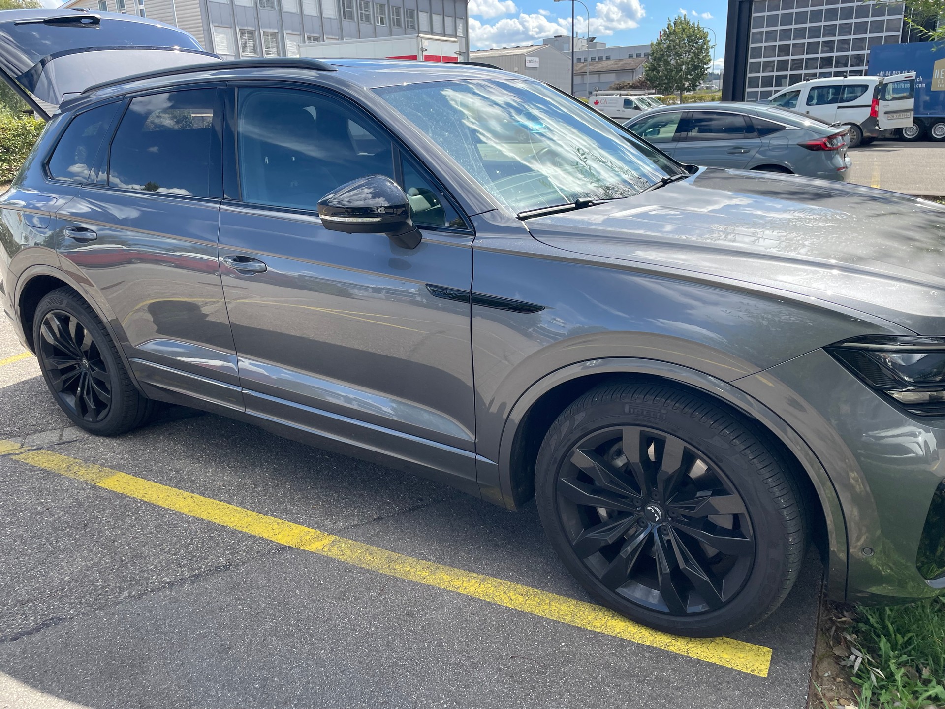VW Touareg 4.0 V8 TDI R-Line Tiptronic-image-1