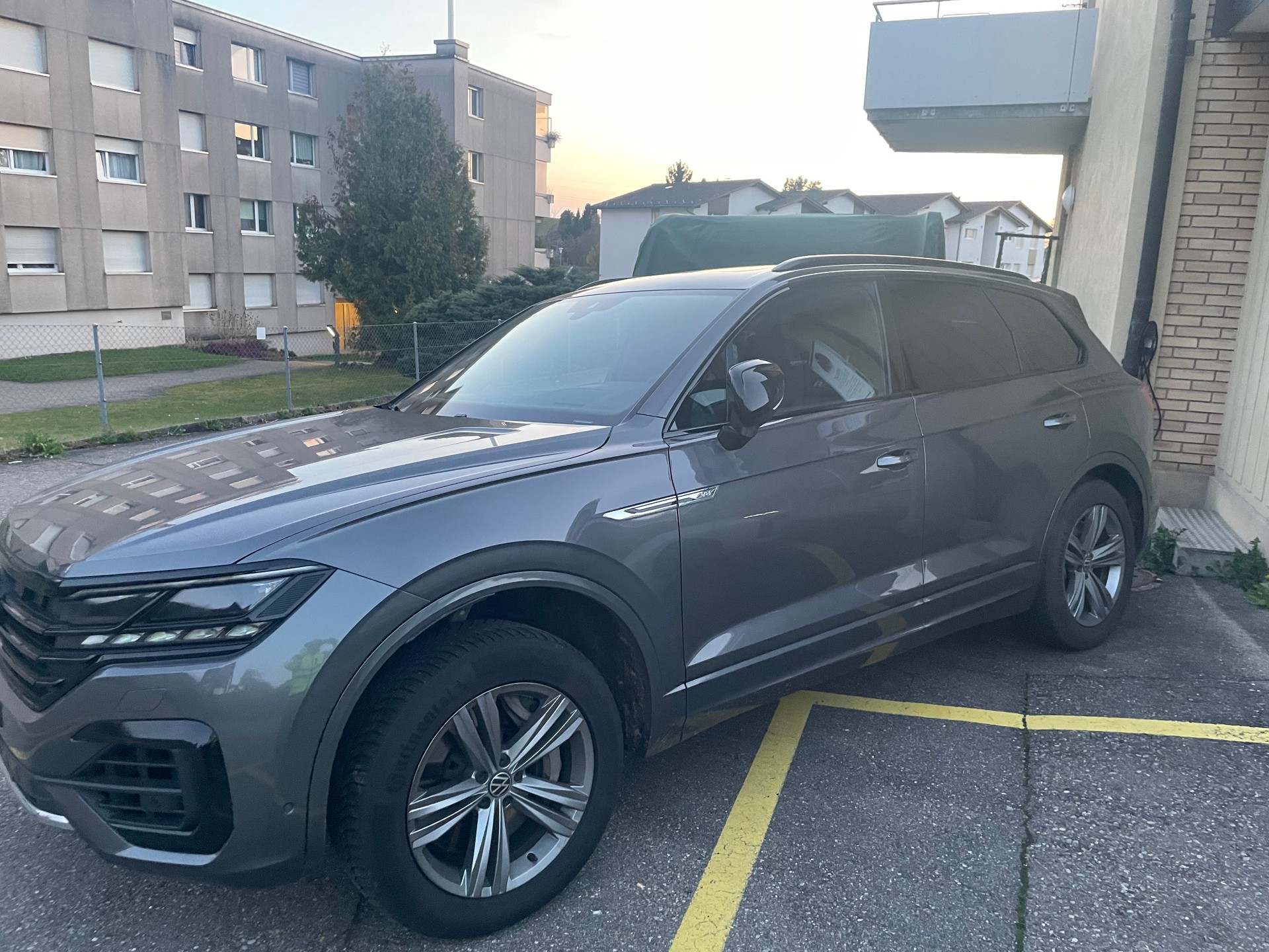 VW Touareg 4.0 V8 TDI R-Line Tiptronic-image-2
