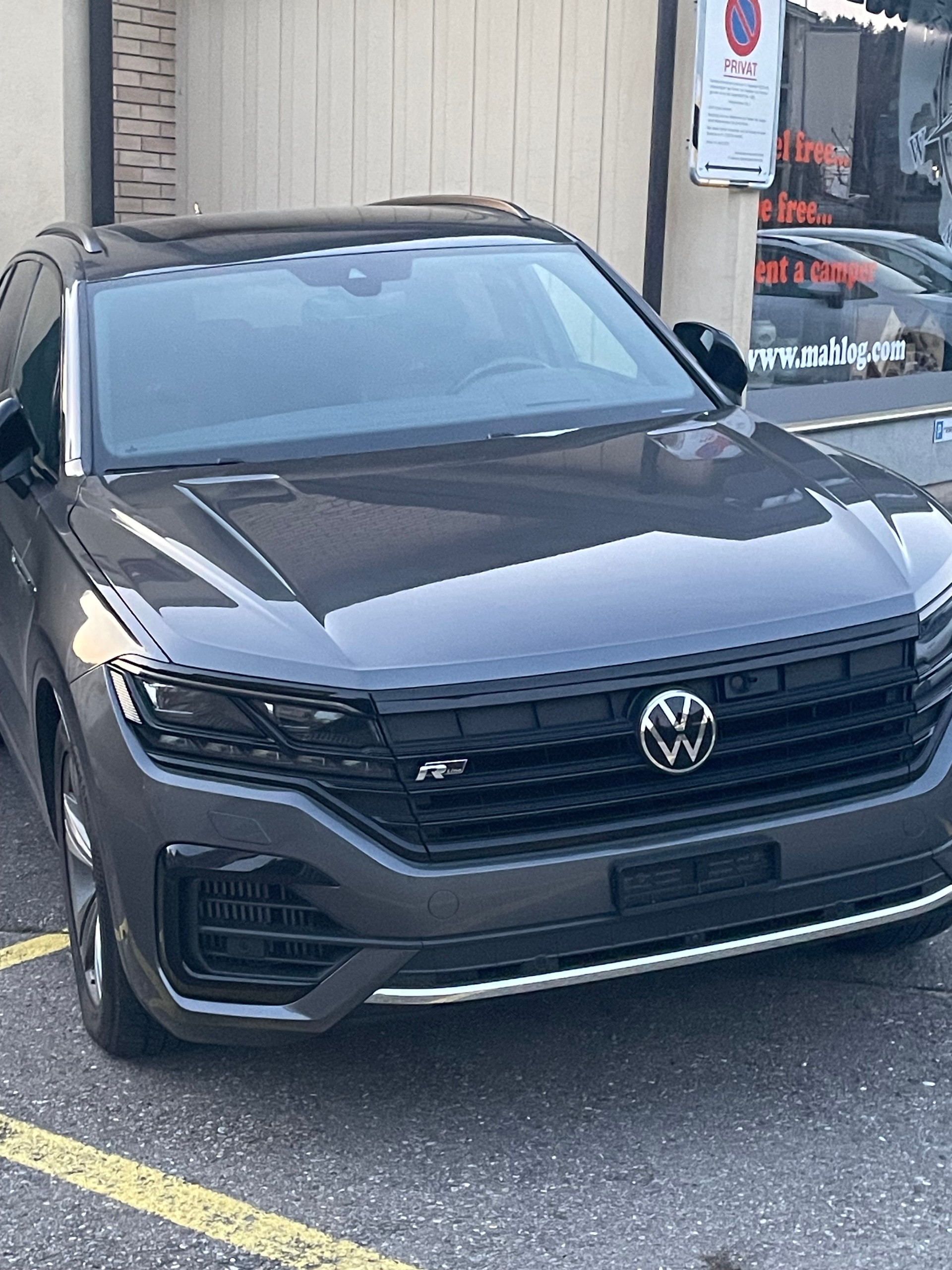 VW Touareg 4.0 V8 TDI R-Line Tiptronic-image-0