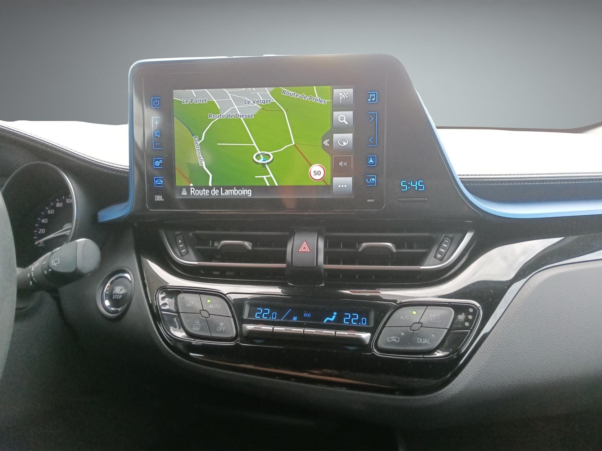 TOYOTA C-HR 1.2 T Style 4x4-image-12
