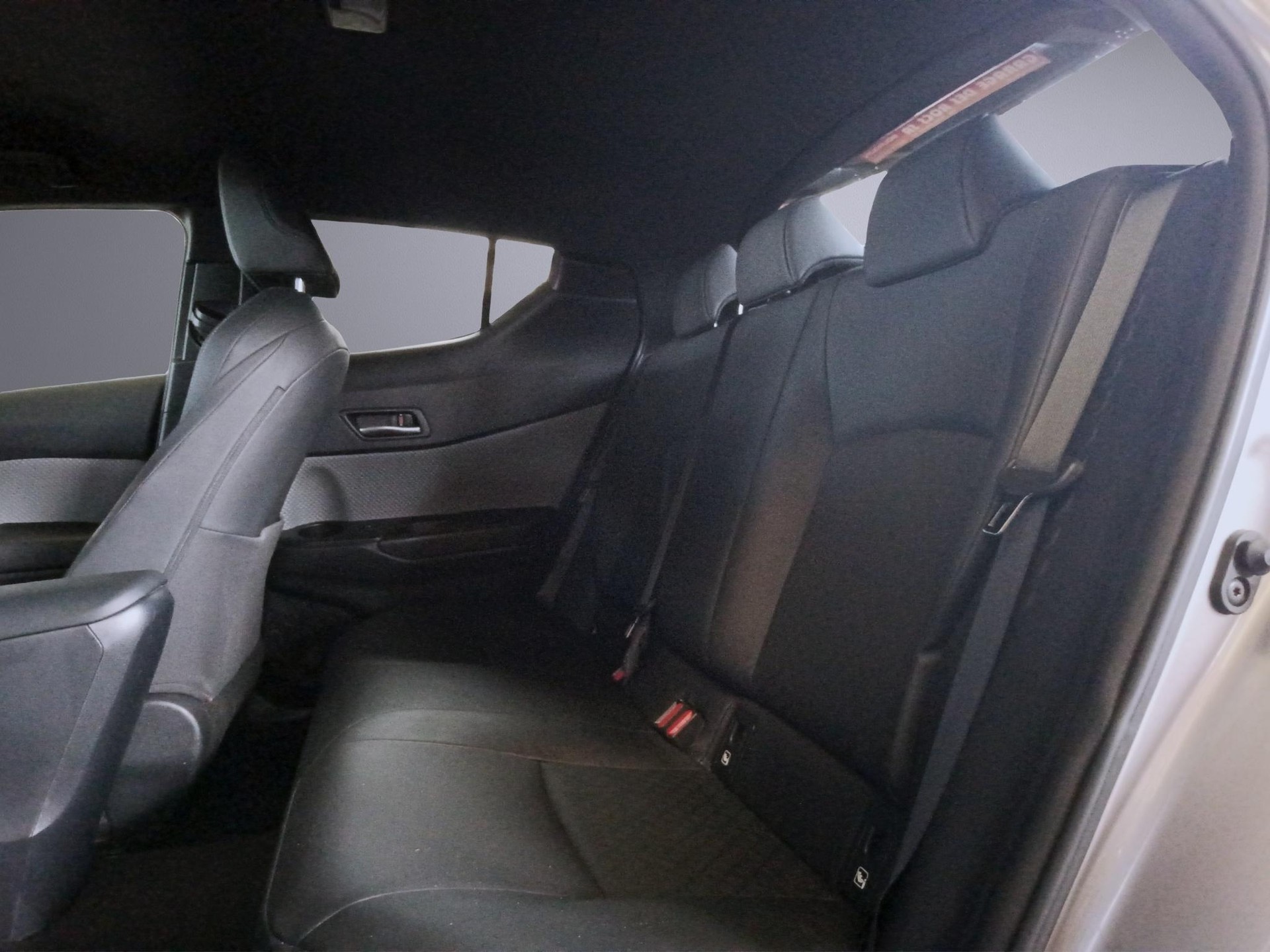 TOYOTA C-HR 1.2 T Style 4x4-image-9