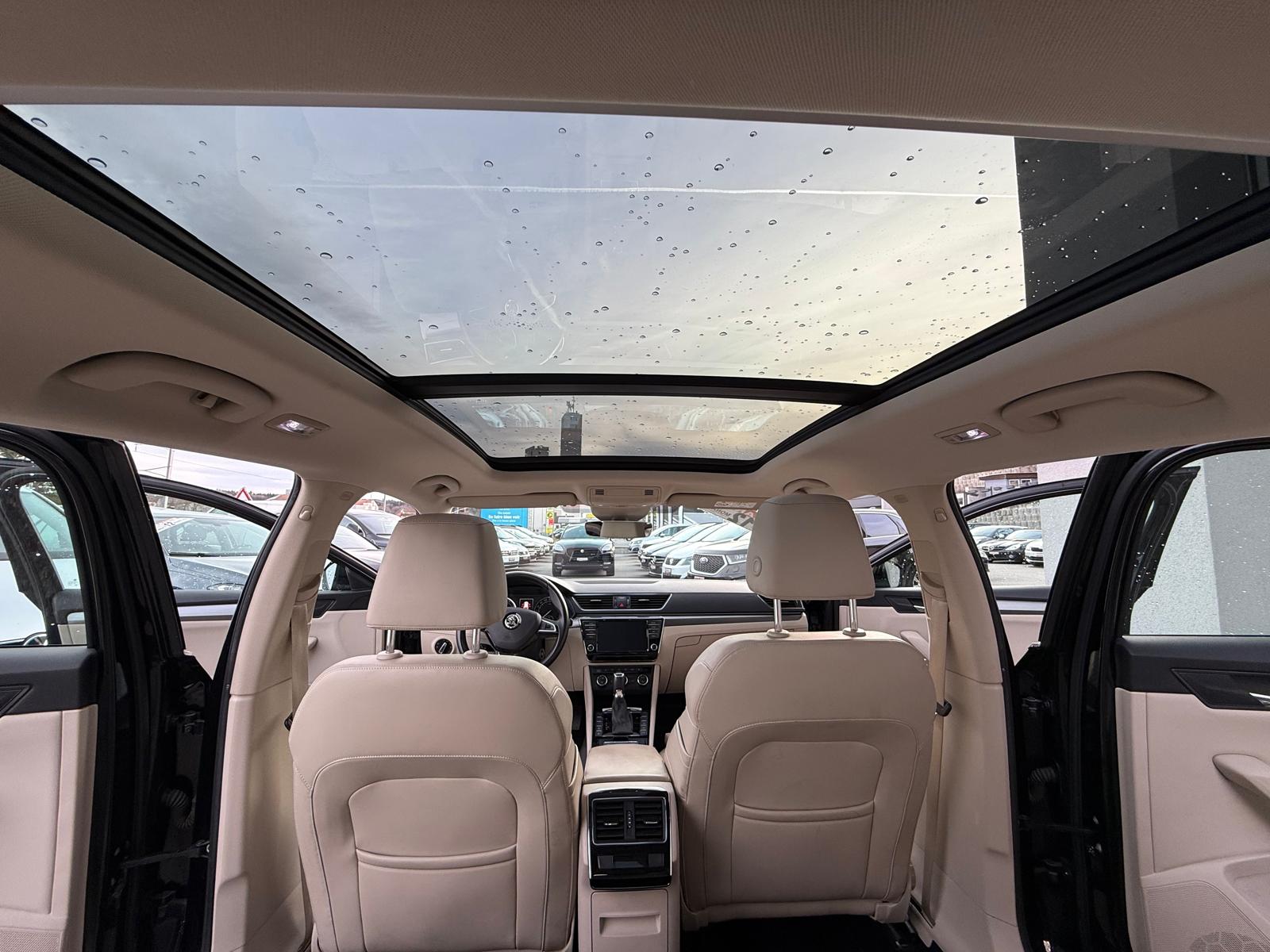 SKODA Superb Combi 1.8 TSI Style DSG-image-11