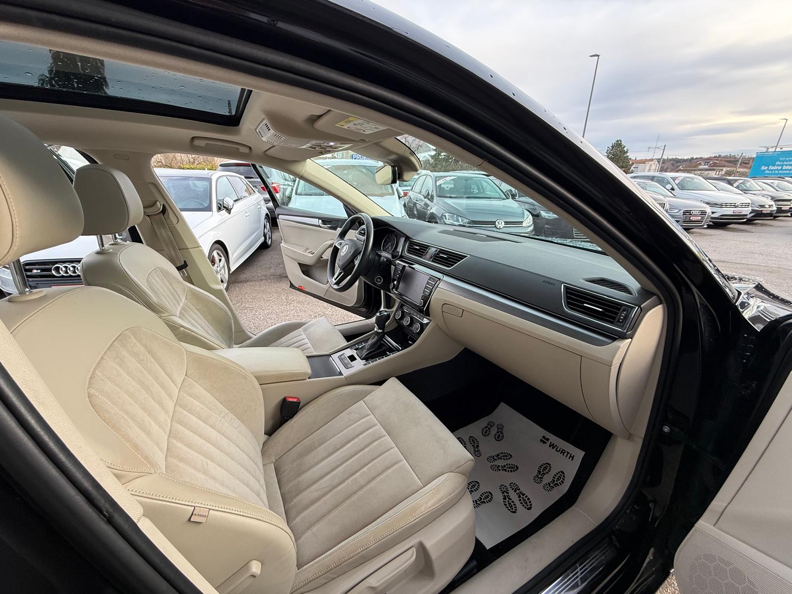 SKODA Superb Combi 1.8 TSI Style DSG-image-7