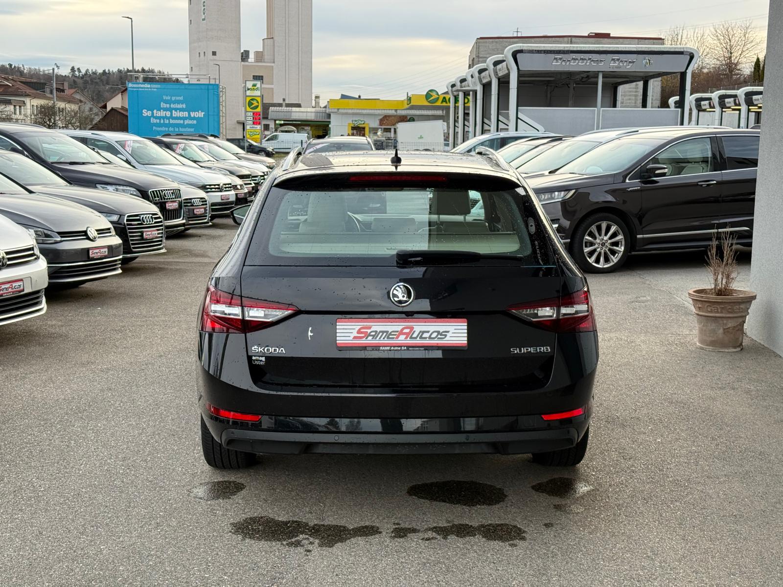 SKODA Superb Combi 1.8 TSI Style DSG-image-2