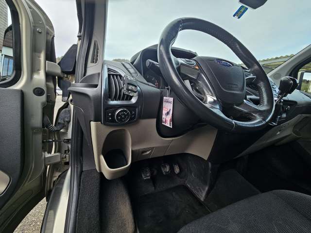 FORD Tourneo Custom 300 L1 2.2 TDCi 155 Limited-image-5