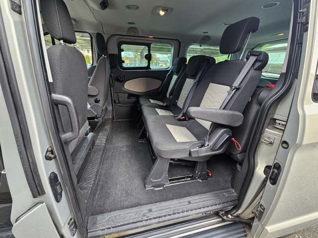 FORD Tourneo Custom 300 L1 2.2 TDCi 155 Limited-image-12
