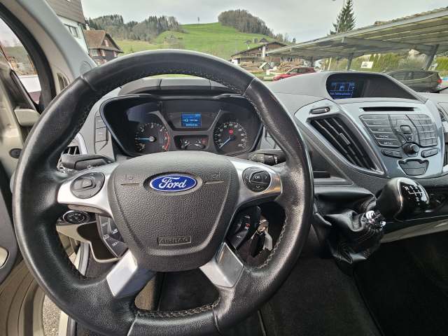 FORD Tourneo Custom 300 L1 2.2 TDCi 155 Limited-image-6