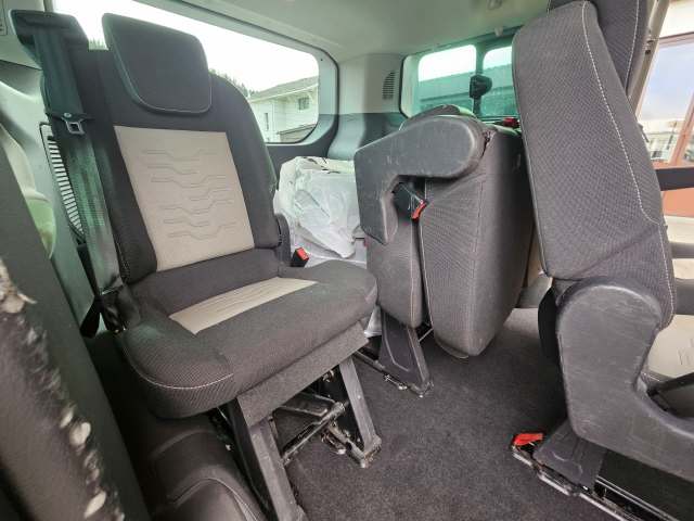 FORD Tourneo Custom 300 L1 2.2 TDCi 155 Limited-image-11