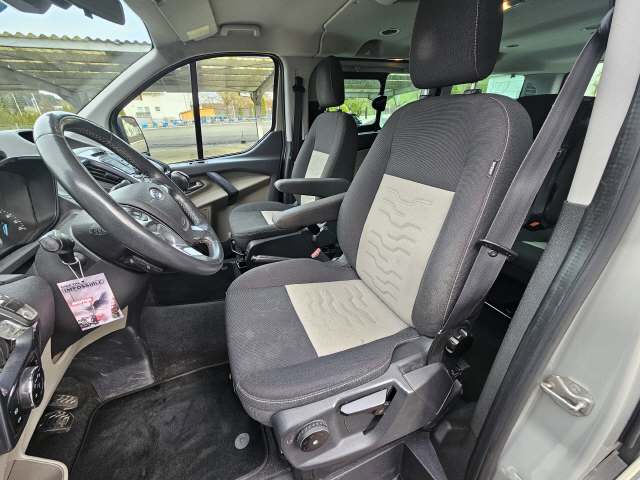 FORD Tourneo Custom 300 L1 2.2 TDCi 155 Limited-image-10
