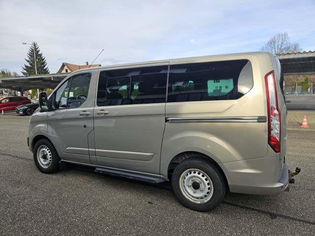 FORD Tourneo Custom 300 L1 2.2 TDCi 155 Limited-image-2
