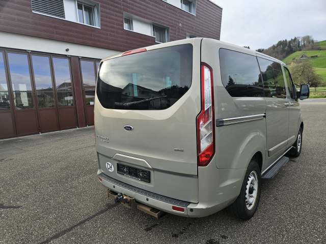 FORD Tourneo Custom 300 L1 2.2 TDCi 155 Limited-image-3