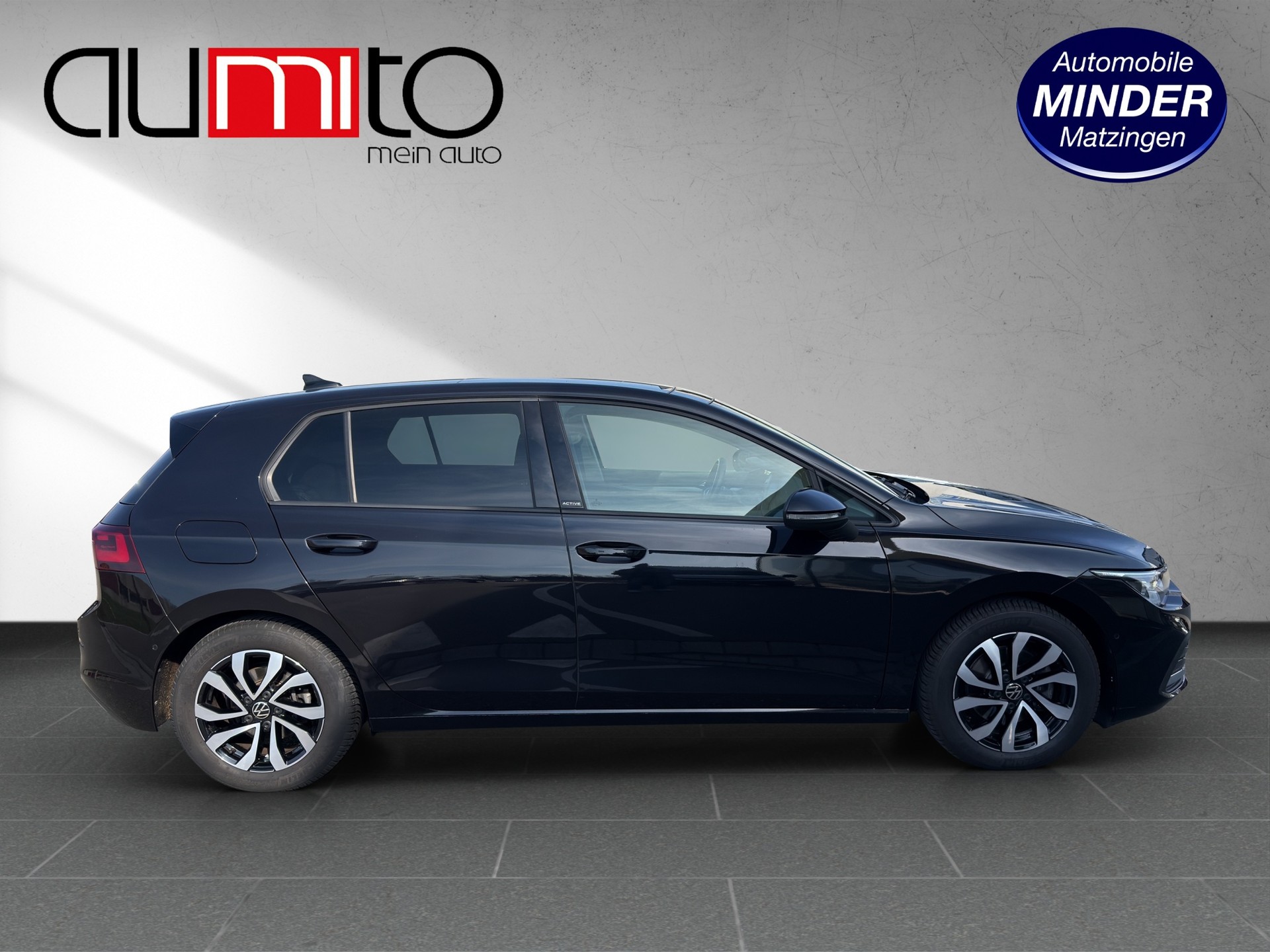 VW Golf 2.0 TDI Active DSG-image-1