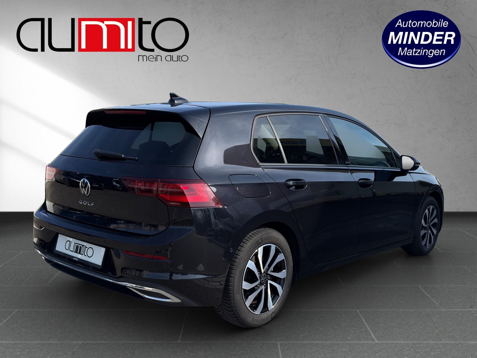 VW Golf 2.0 TDI Active DSG-image-2