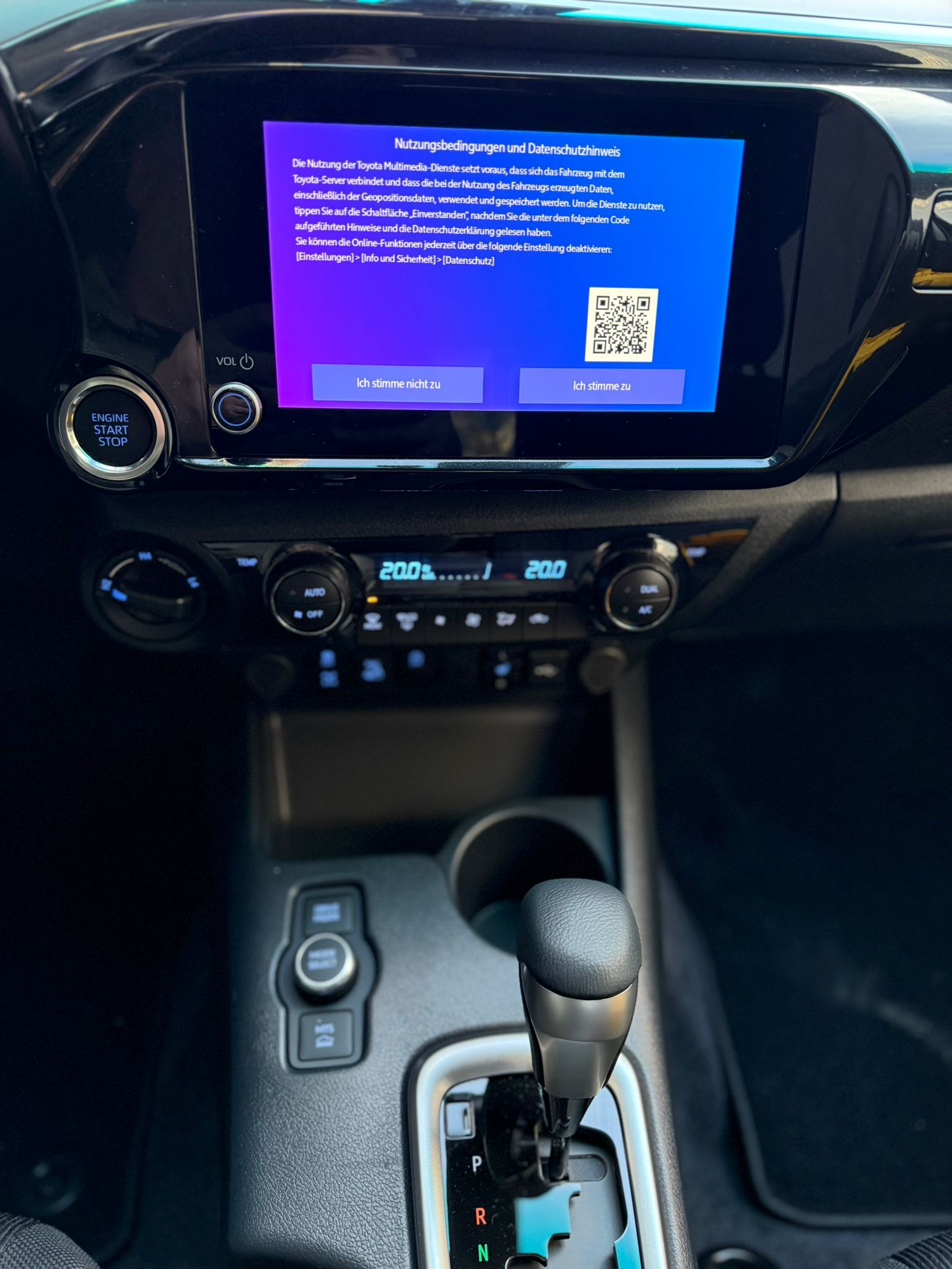 TOYOTA Hilux 2.8d MHEV Style Double Cab 4x4-image-8