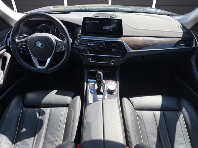 BMW 520d xDrive Touring Luxury Line Steptronic-image-29
