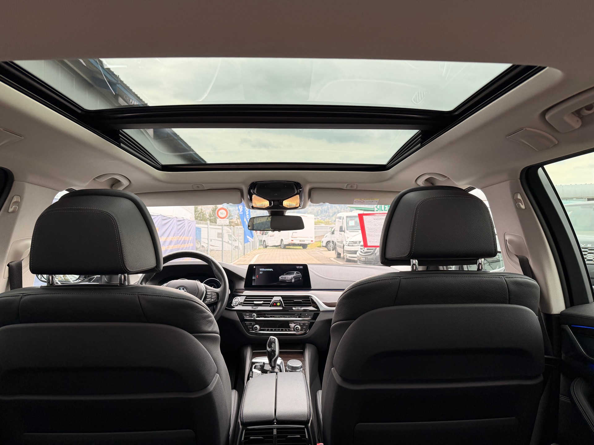 BMW 520d xDrive Touring Luxury Line Steptronic-image-44