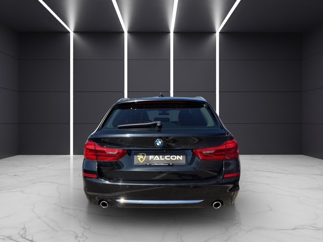 BMW 520d xDrive Touring Luxury Line Steptronic-image-12
