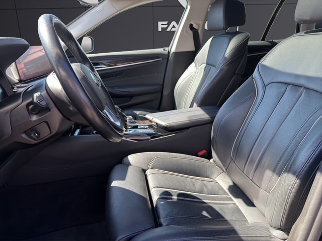 BMW 520d xDrive Touring Luxury Line Steptronic-image-32