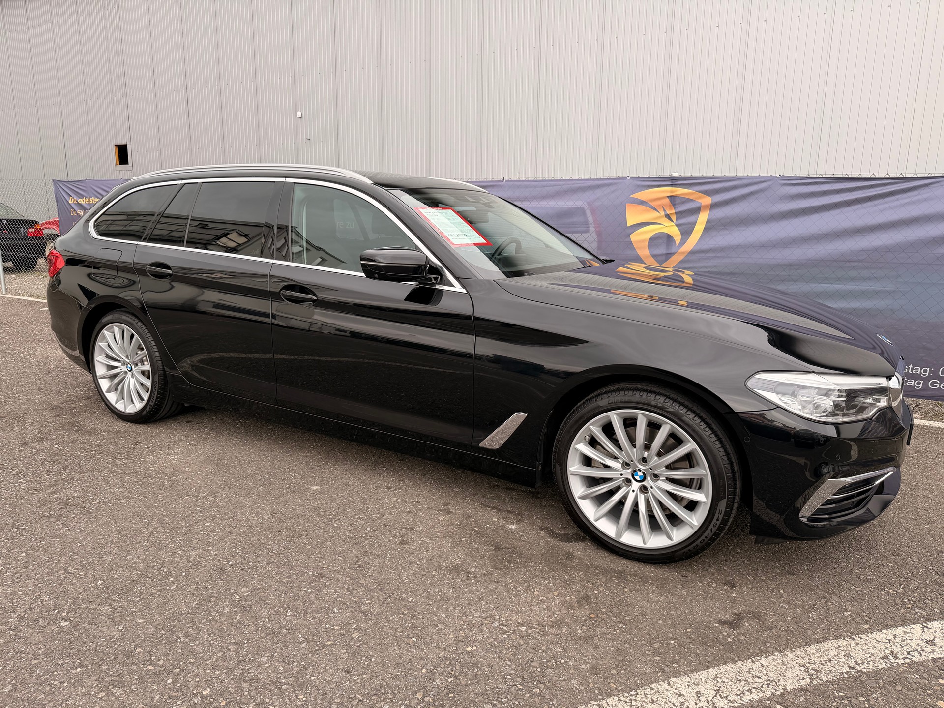 BMW 520d xDrive Touring Luxury Line Steptronic-image-39