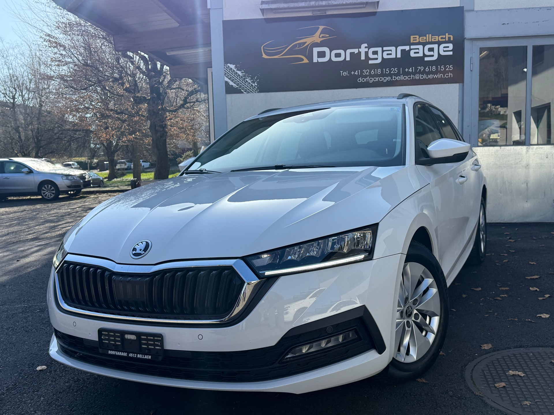 SKODA Octavia Combi 2.0 TDI DSG Ambition-image-0